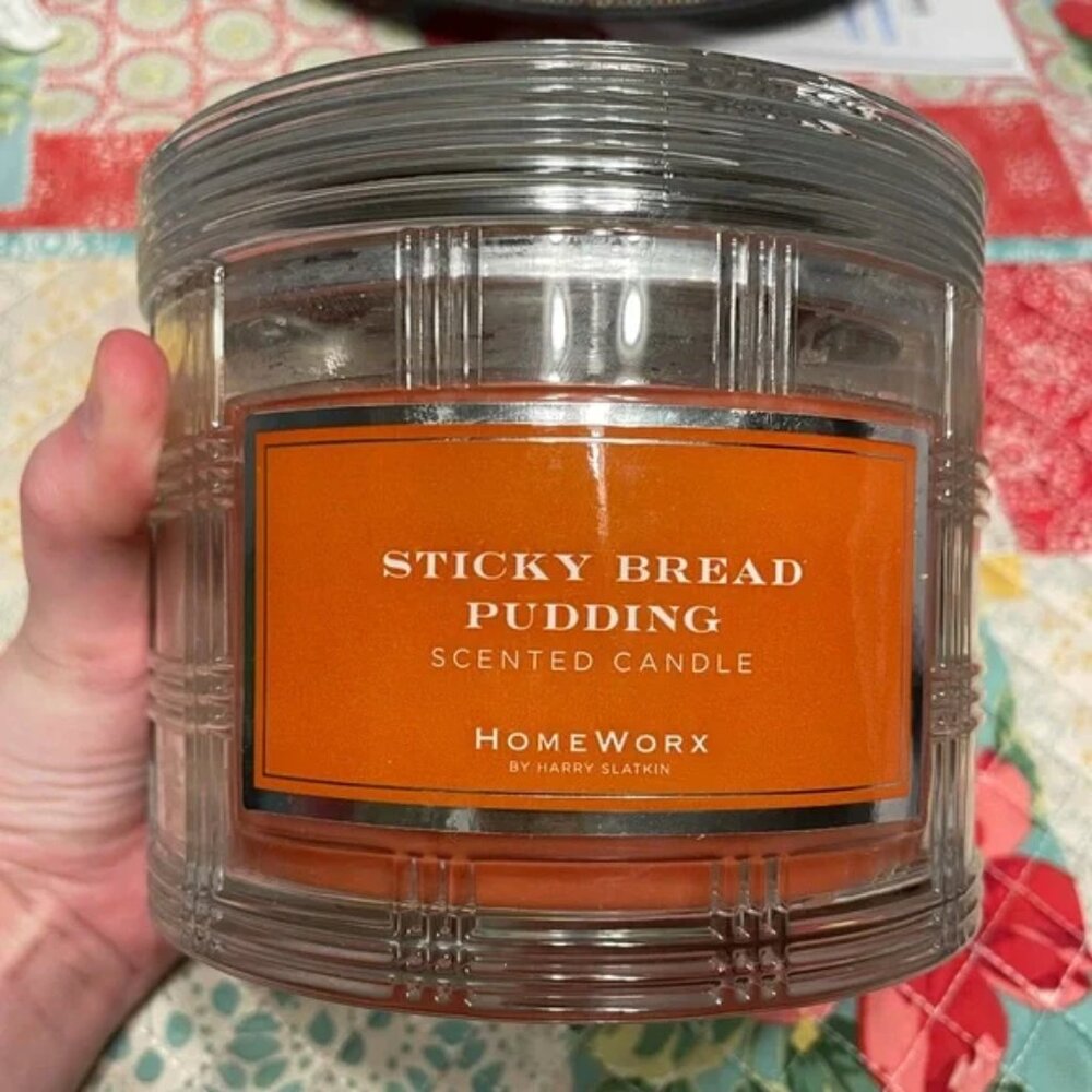Homeworx Sticky Bread Pudding 30-55 Hours 4 Wick Candle in Textured Glass Jar